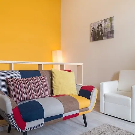 Hotel Mika Downtown