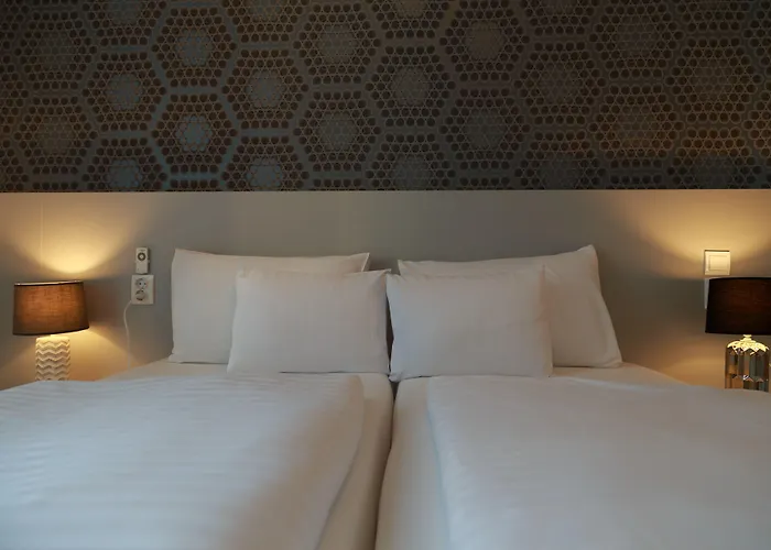 Hotel Mika Downtown 4*