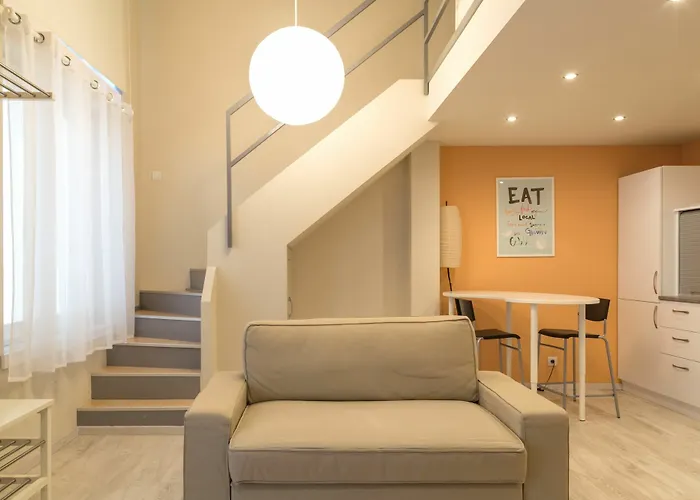 Hotel Mika Downtown 4*