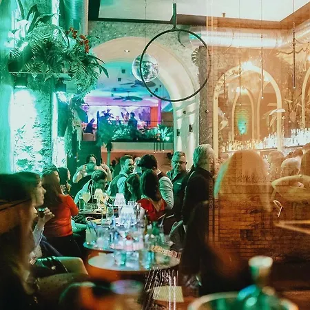 Mika Downtown Budapest