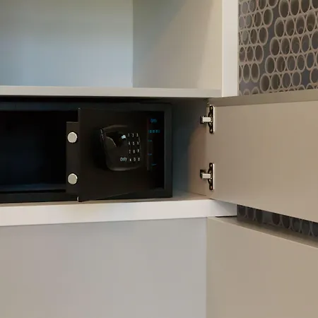 Mika Downtown Boedapest