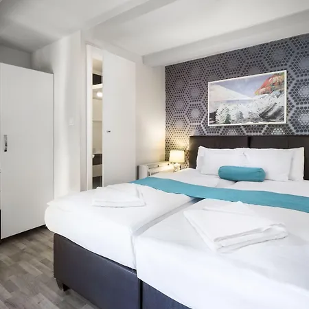 Mika Downtown 4*