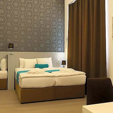 Hotel Mika Downtown
