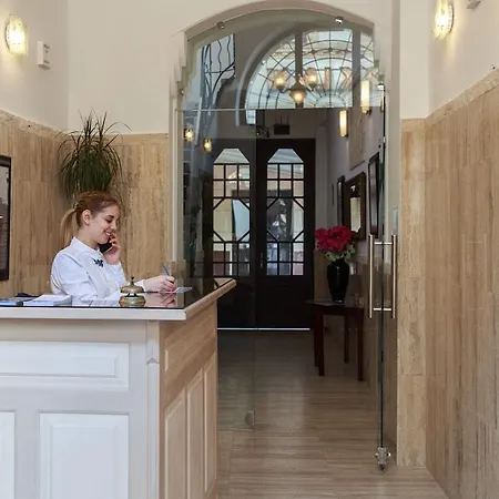 Mika Downtown 3* בודפשט