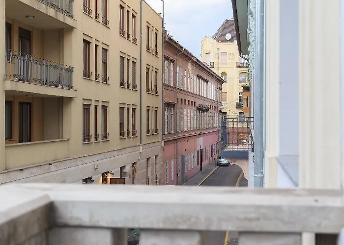 Mika Downtown Отель 4*