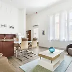 Ξενοδοχείο Mika Downtown 4*