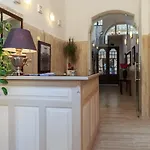 Mika Downtown Ξενοδοχείο