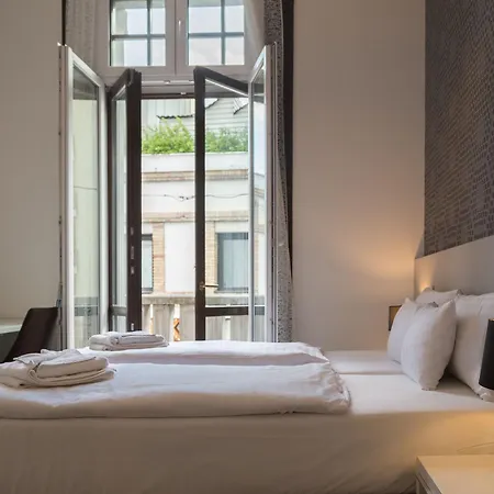 Hotel Mika Downtown 3*