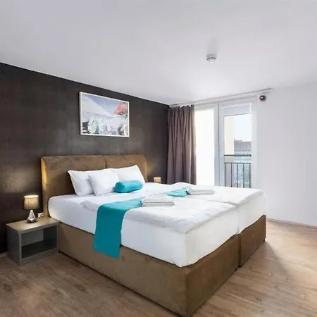 Hotel Mika Downtown 3*