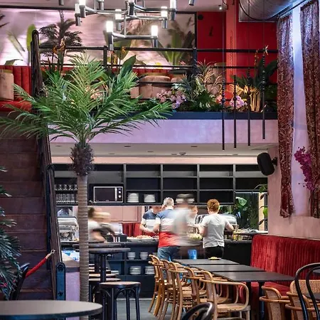 Hotel Mika Downtown Boedapest