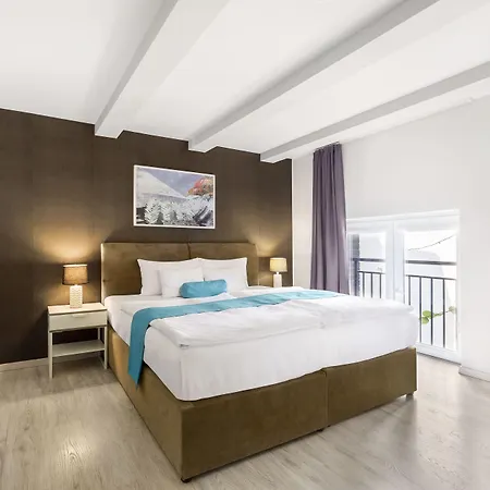 Hotel Mika Downtown