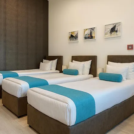 Hotel Mika Downtown
