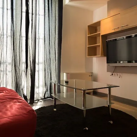 Hotel Mika Downtown 3*