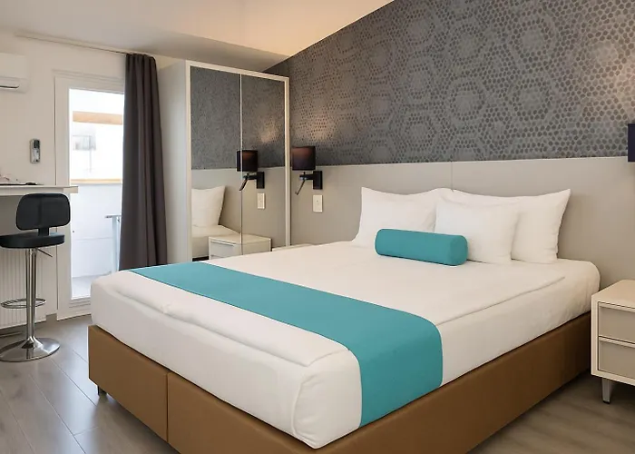 Hotel Mika Downtown 4*