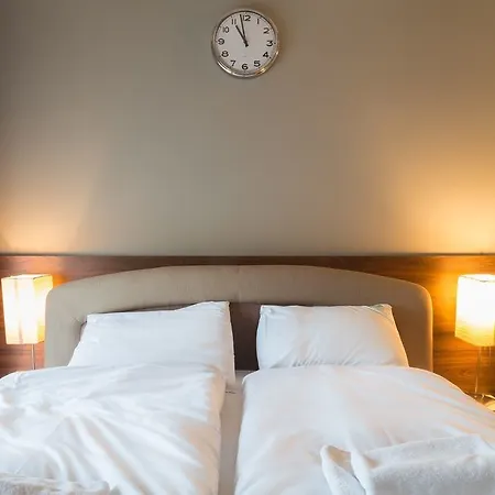 Hotel Mika Downtown 3*